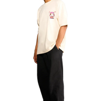 t-shirt sound of spooky indossata dal modello vista di fronte.