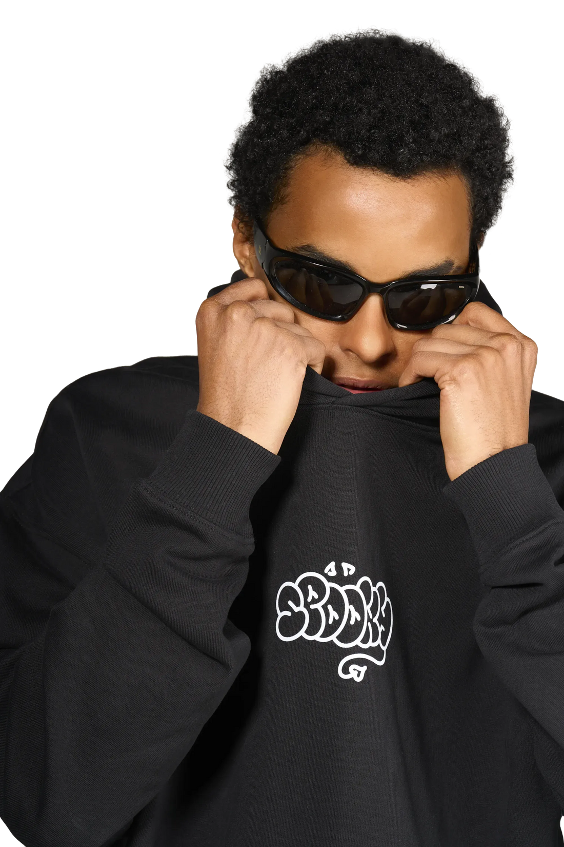 dettaglio della felpa Boogie night indossata dal modello