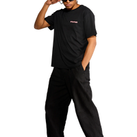 T-shirt nera Spooky Factory con grafica tombola horror sul fronte indossata dal modello vista di fronte